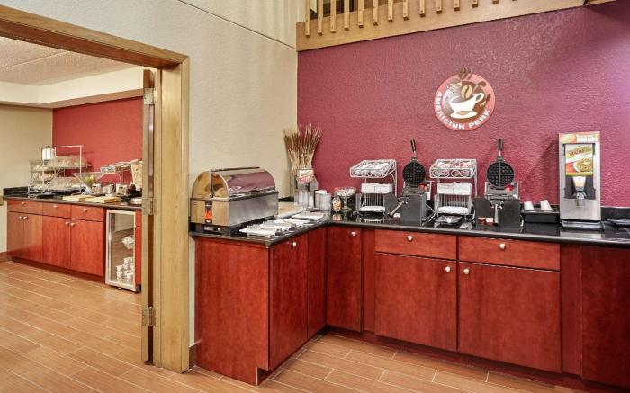 AmericInn by Wyndham Burlington