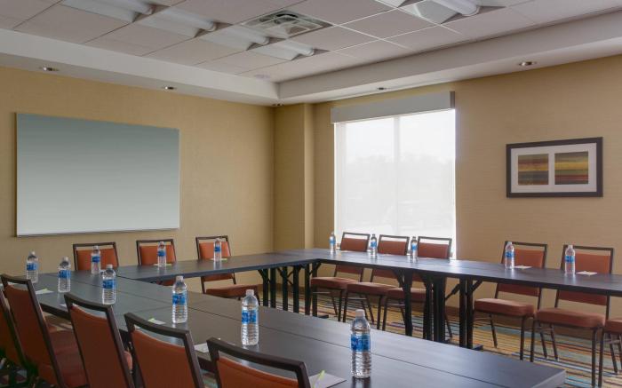 Fairfield Inn & Suites Dallas West/I-30