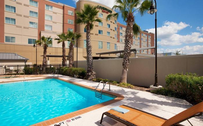 Courtyard by Marriott Houston Pearland