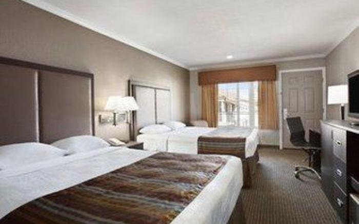 Super 8 By Wyndham Mountain View