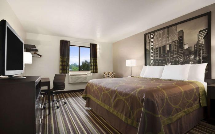 Super 8 By Wyndham Portland Airport