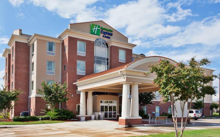 Holiday Inn Express & Suites Baton Rouge East By IHG