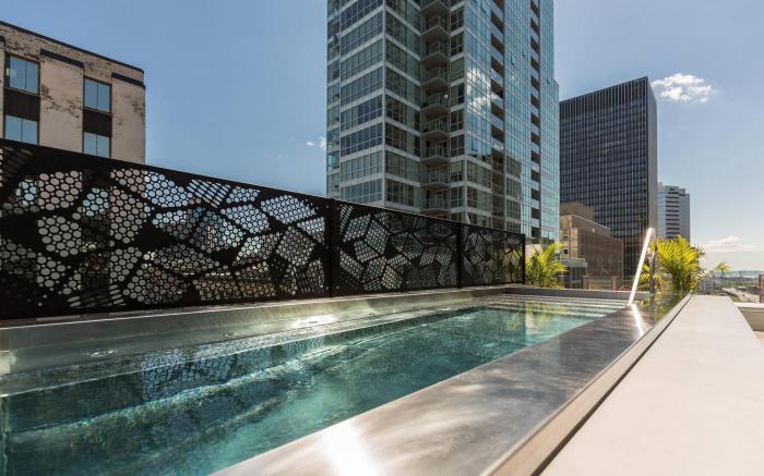 Renaissance Montreal Downtown Hotel
