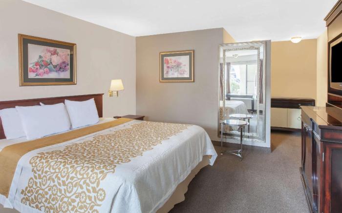 Days Inn by Wyndham Camarillo - Ventura