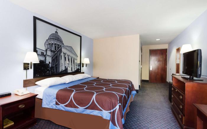 Super 8 By Wyndham Indianola