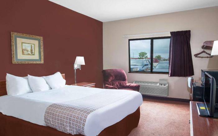 Super 8 By Wyndham Mason City