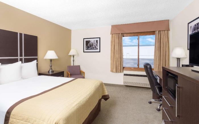 Baymont by Wyndham Green Bay