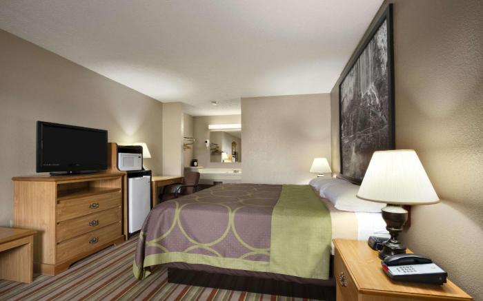 Super 8 By Wyndham Chiswell/Max Meadows Area