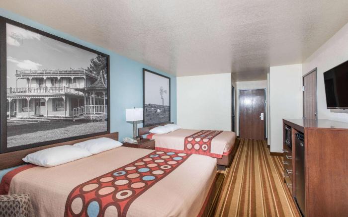 Super 8 By Wyndham Claremore Ok