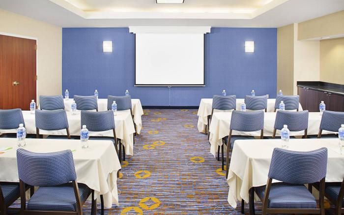 Courtyard by Marriott Houston Rice University
