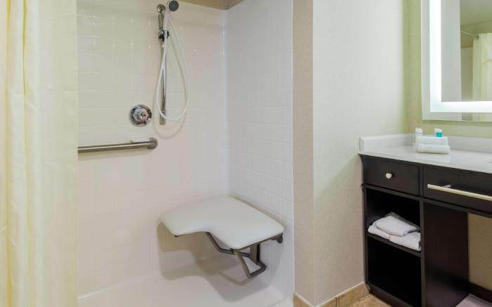Larkspur Landing Extended Stay Suites St. Louis Riverport- Airport West