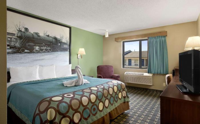 Super 8 By Wyndham Russellville