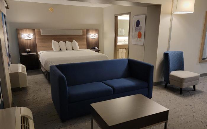 Cross Creek Inn & Suites By IHG