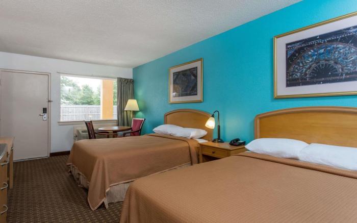 Howard Johnson by Wyndham Virginia Beach