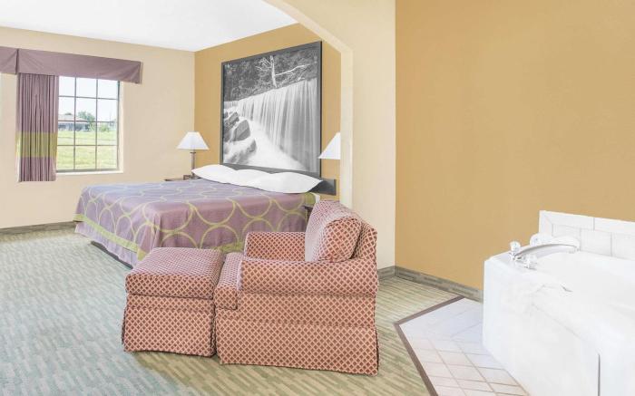 Super 8 By Wyndham Nixa/Springfield Area