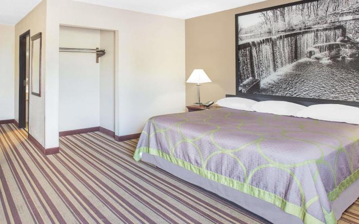 Super 8 By Wyndham Nixa/Springfield Area