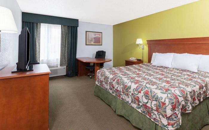Days Inn by Wyndham Shawnee