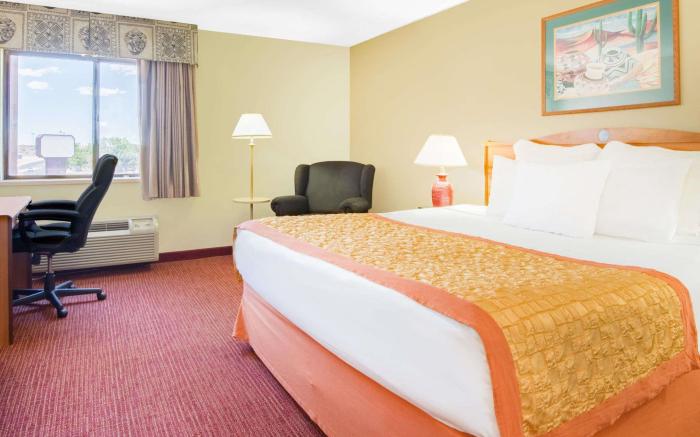 Hawthorn Suites by Wyndham Albuquerque