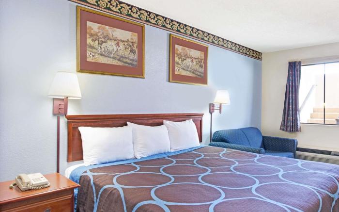 Super 8 By Wyndham Suwanee