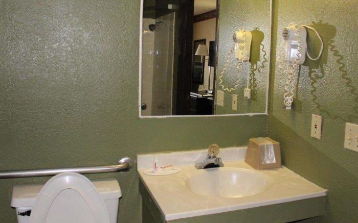 Knights Inn - Albany, GA