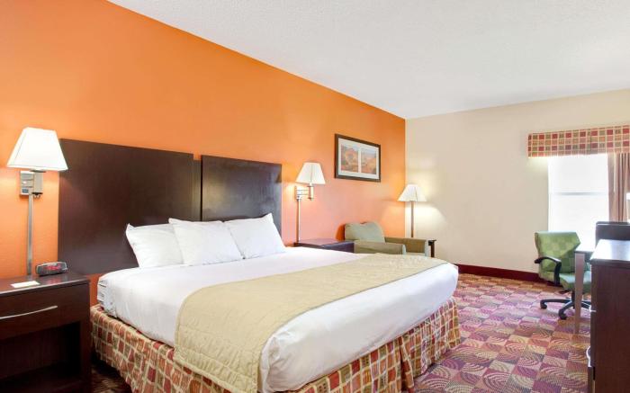 Days Inn & Suites by Wyndham Ridgeland