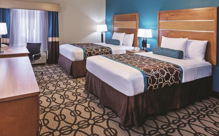 La Quinta Inn & Suites by Wyndham Houston Willowbrook