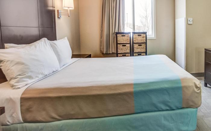 Motel 6 Red Deer