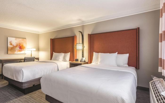 La Quinta Inn & Suites by Wyndham San Francisco Airport N