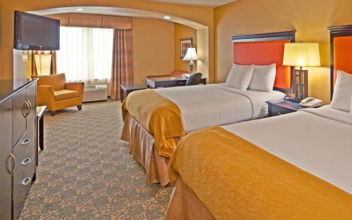 La Quinta Inn & Suites by Wyndham Mobile - Tillman's Corner
