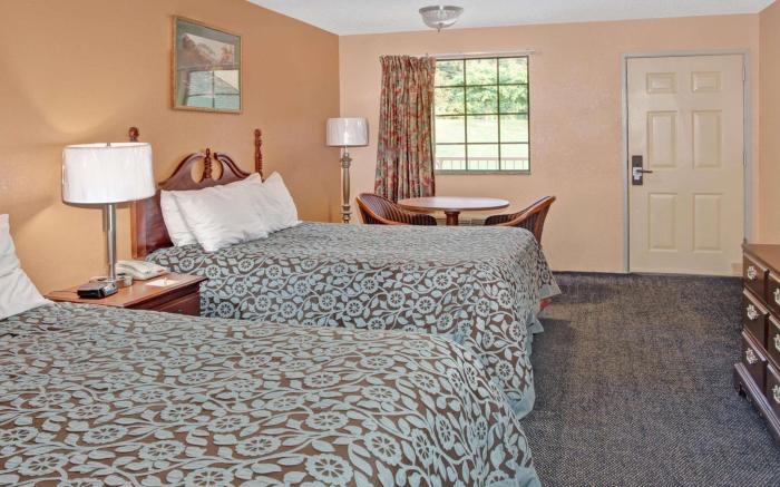 Days Inn by Wyndham Marietta White Water