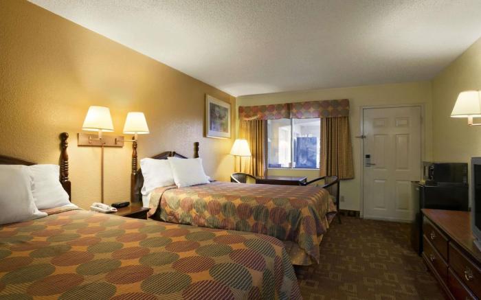 Days Inn by Wyndham Airport Nashville East