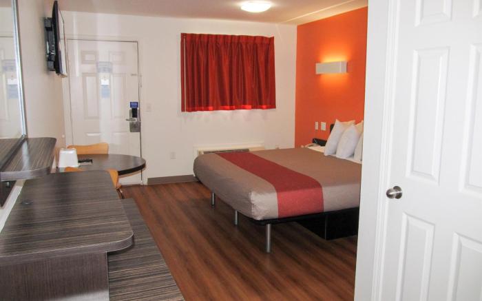 Motel 6 Greenville, SC