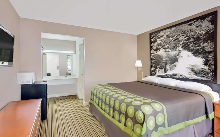 Super 8 By Wyndham Athens