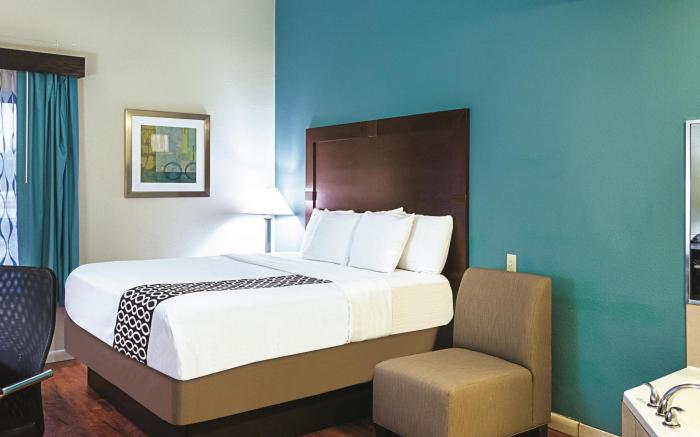 La Quinta Inn & Suites by Wyndham PCB Pier Park area