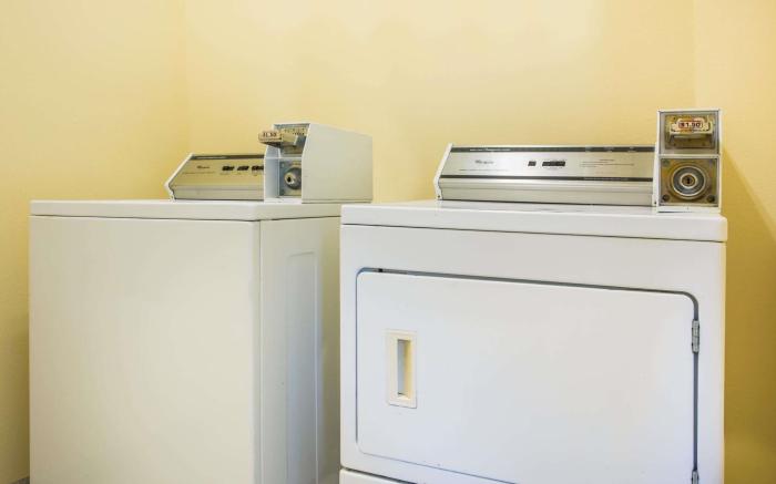 Days Inn & Suites by Wyndham Augusta Near Fort Eisenhower