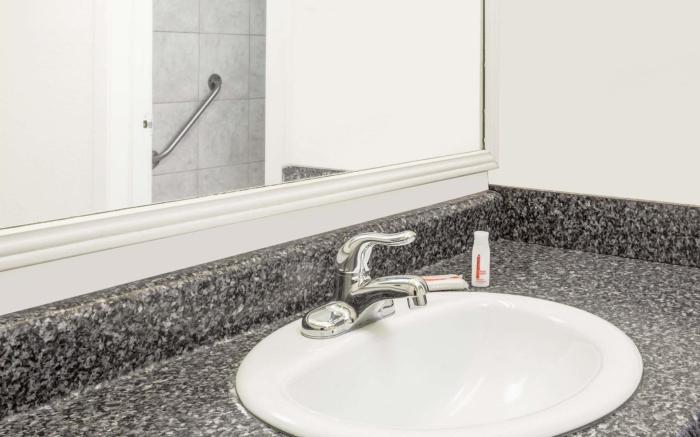 Travelodge by Wyndham Shreveport LA