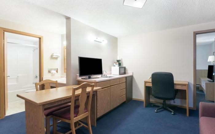 Super 8 By Wyndham Milbank Sd