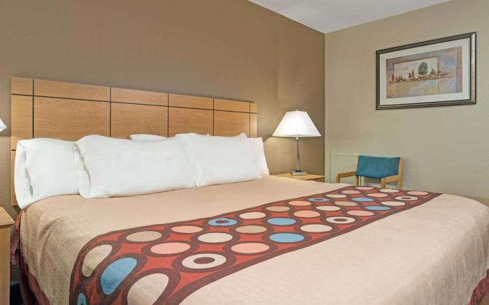 Super 8 By Wyndham Melrose