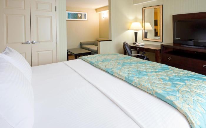 La Quinta Inn by Wyndham West Long Branch/NJ Shore Area