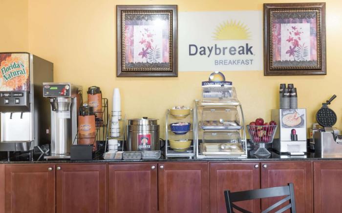 Days Inn by Wyndham Sulphur LA