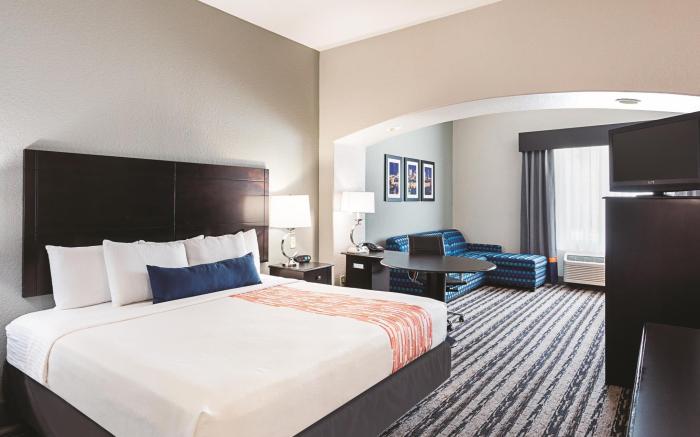 La Quinta Inn & Suites by Wyndham San Antonio Northwest