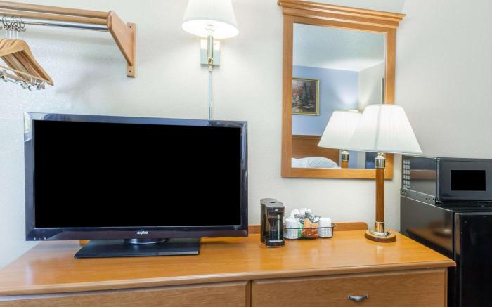 Super 8 By Wyndham Johnstown/Gloversville