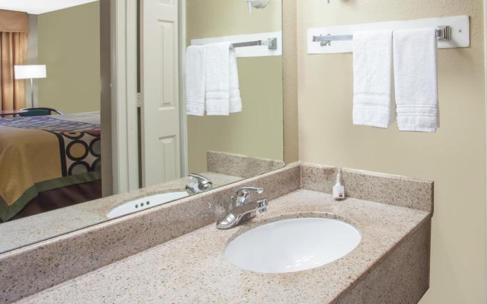 Super 8 By Wyndham Nashville West