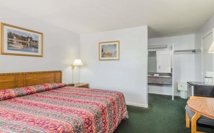Travelodge by Wyndham Cape Cod Area