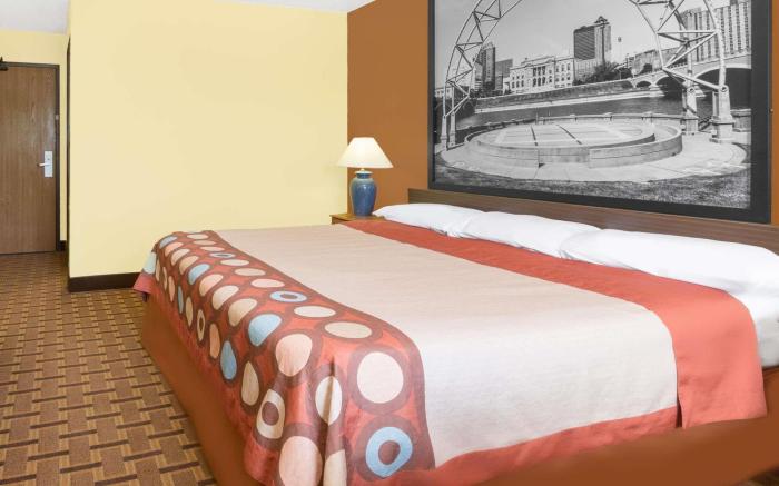 Super 8 By Wyndham Boone