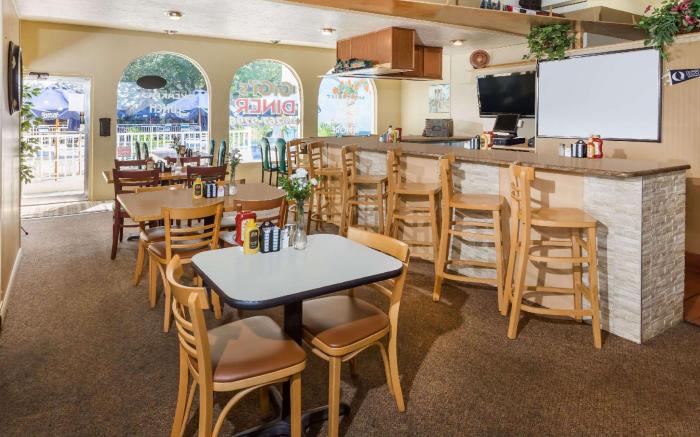 Days Inn by Wyndham Fort Myers Springs Resort