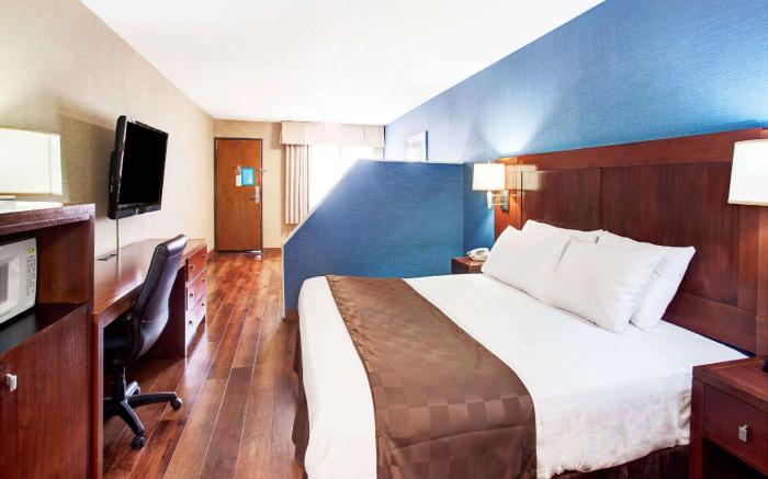 Travelodge by Wyndham Culver City