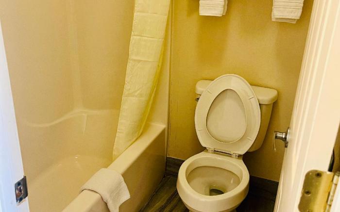 Days Inn by Wyndham Fort Wayne