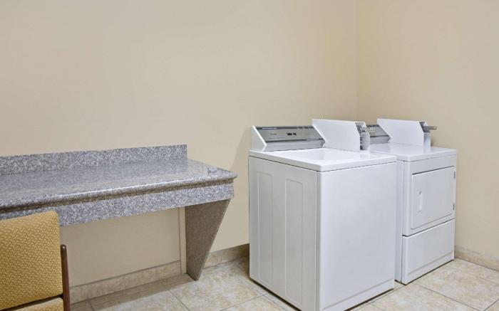 Red Lion Inn & Suites IAH Airport East