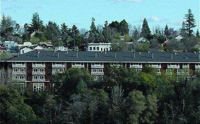 Lake Natoma Inn